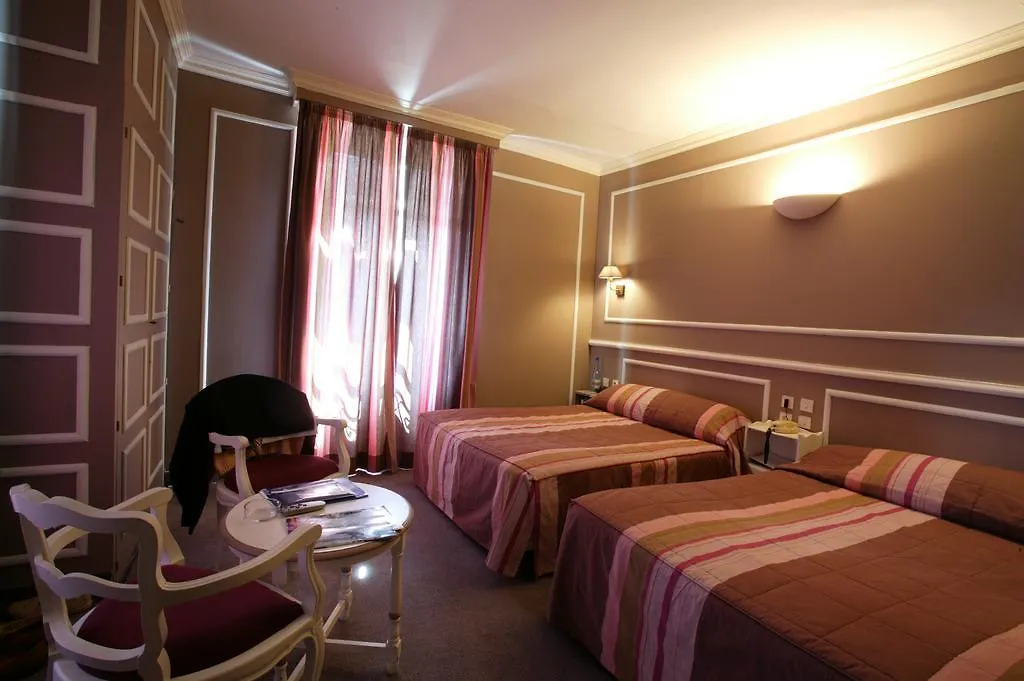 Grand Hotel De スイヤック 3*,